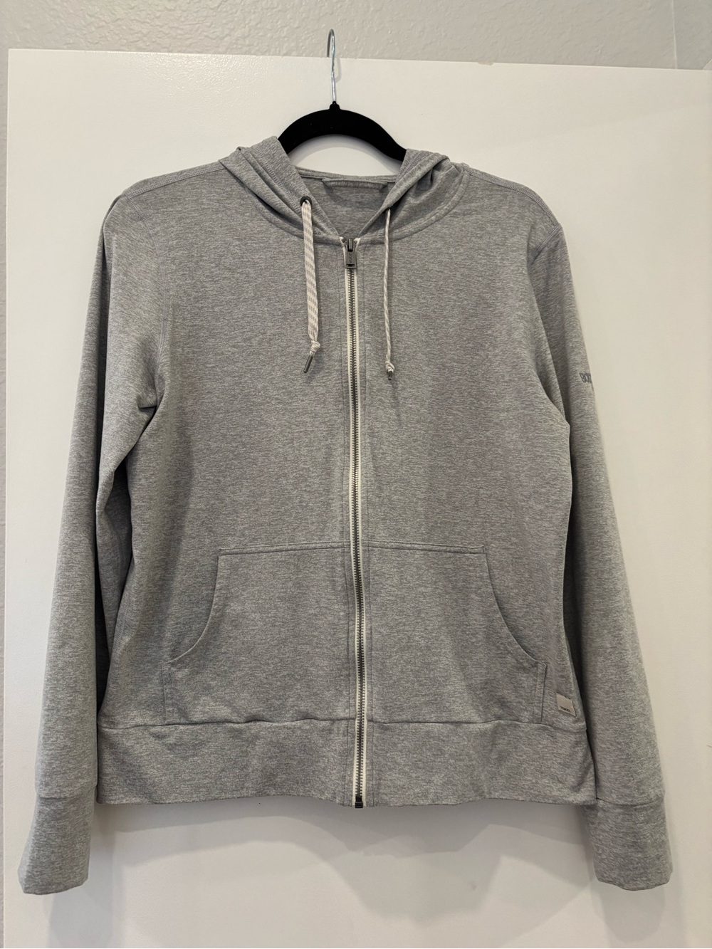 Vuori women's Gray Full-Zip hooded Performance Hoodie Jacket workout soft cozy M
